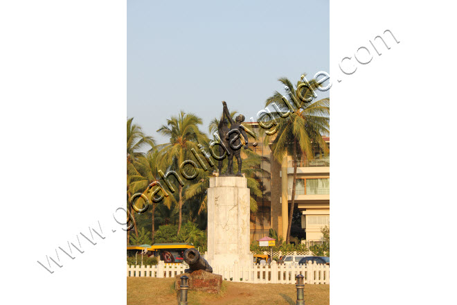 Statue at Miramar Beach