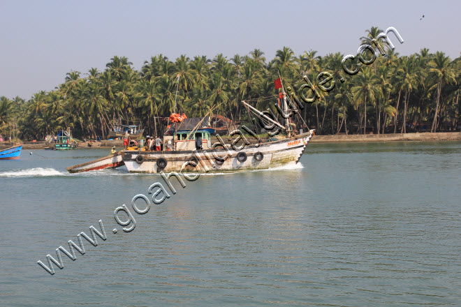 Mobor Beach, Goa