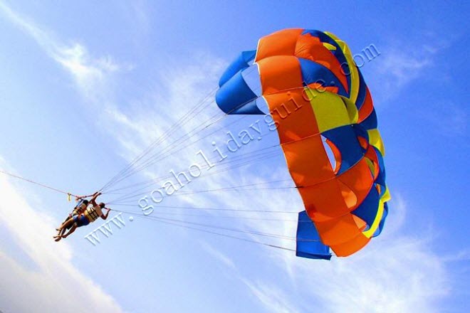 Parasailing and Paragliding