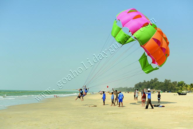 Parasailing and Paragliding